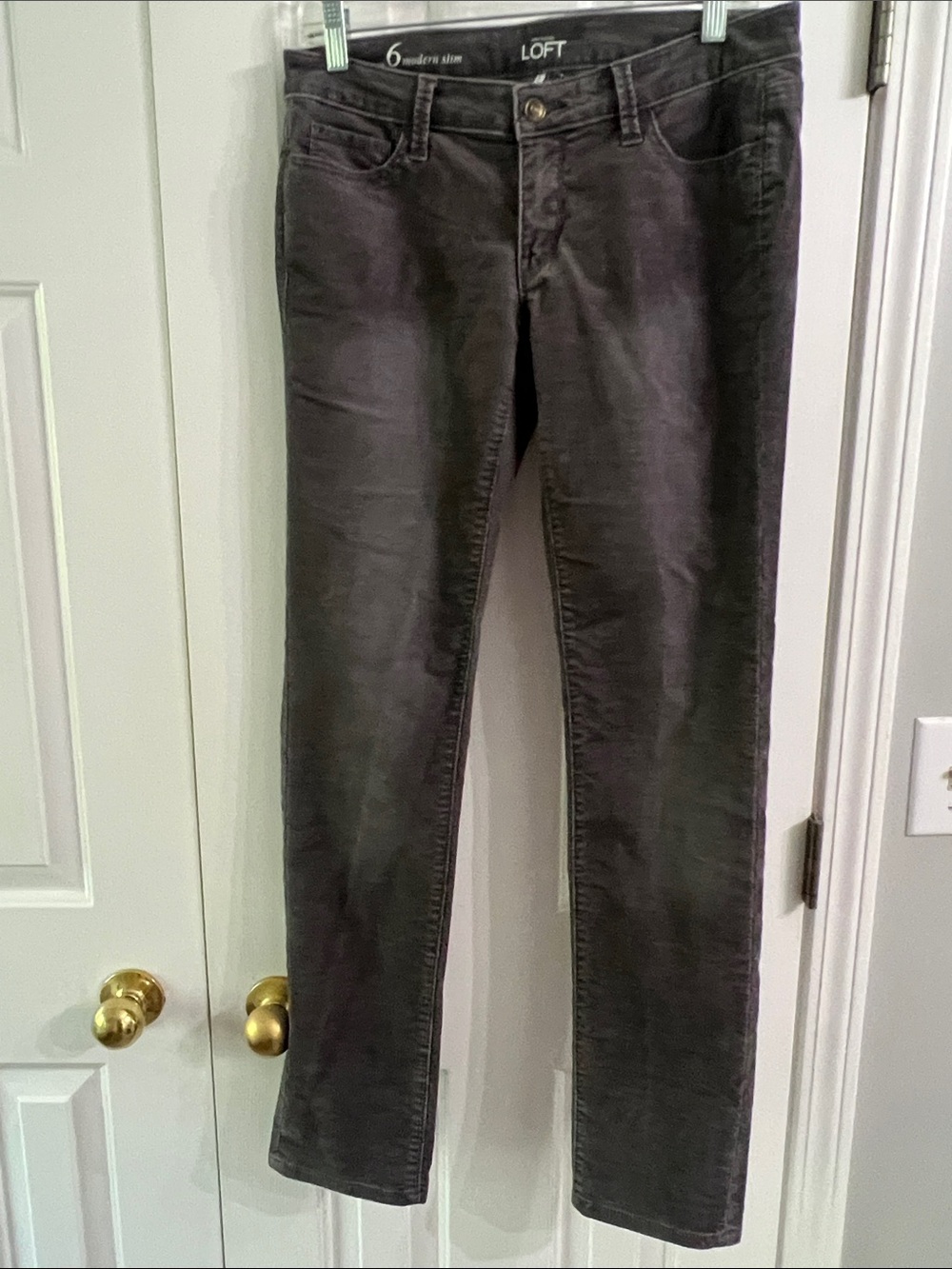 LOFT Men’s Slim Straight Jeans in Charcoal
